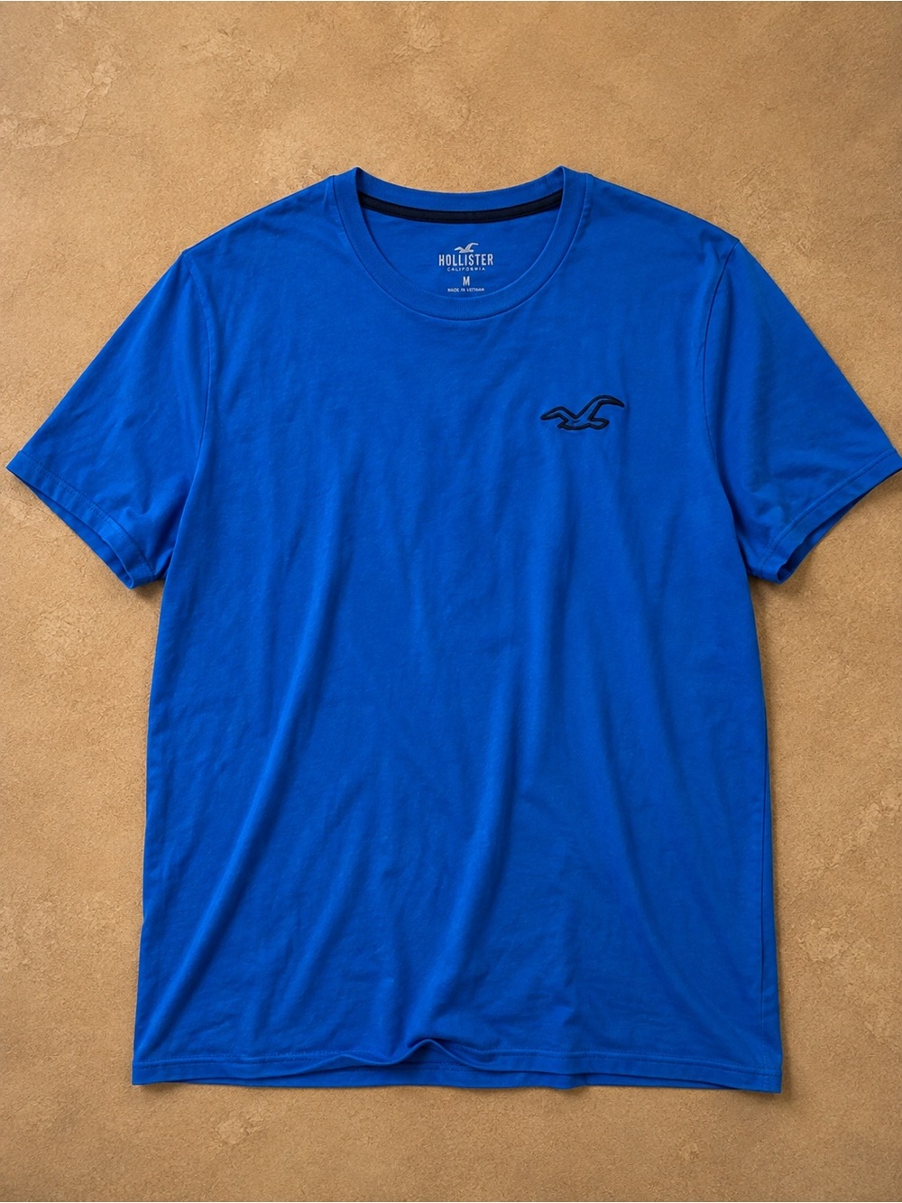 Hollister Men's Bright Blue Crew Neck Tee with Logo